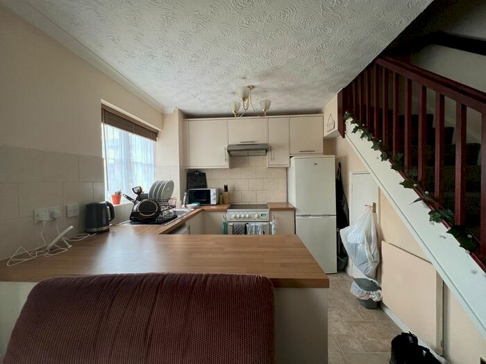 1 Bedroom Semi-Detached House To Rent In Nightingale Close, Cove, Farnborough, GU14
