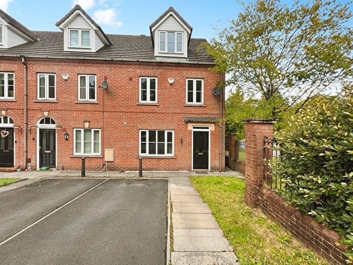 4 Bedroom Town House For Sale In Hallbridge Gardens, Astley Bridge, BL1