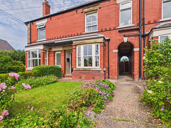 3 Bedroom Terraced House For Sale In Vicarage Road, Wrawby, DN20