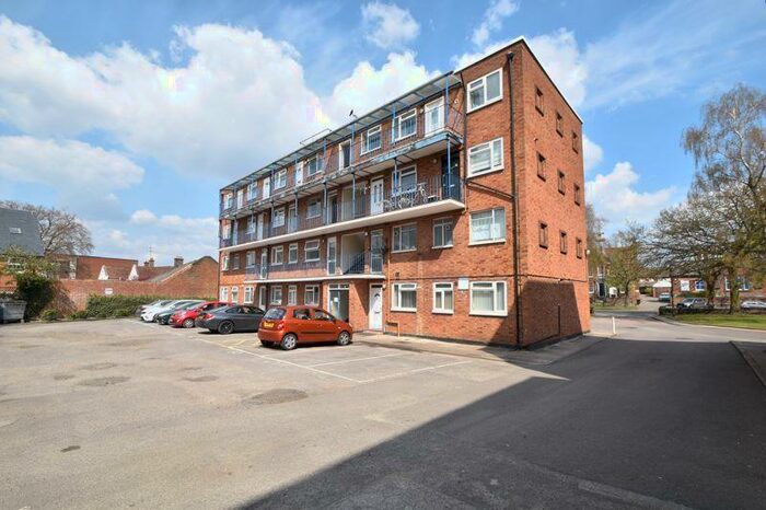 Flat To Rent In High Street South, Dunstable, LU6