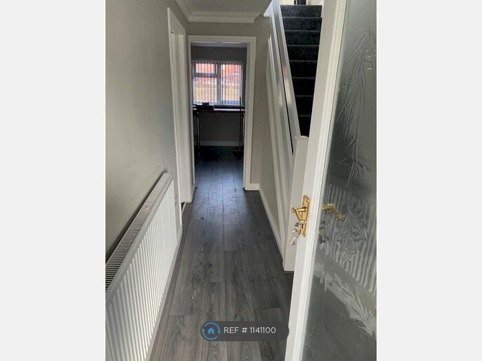 4 Bedroom Semi-Detached House To Rent In , Wolverhampton, WV11