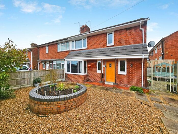 3 Bedroom Semi Detached House For Sale In Lynmouth Close, Stoke-On-Trent, ST8