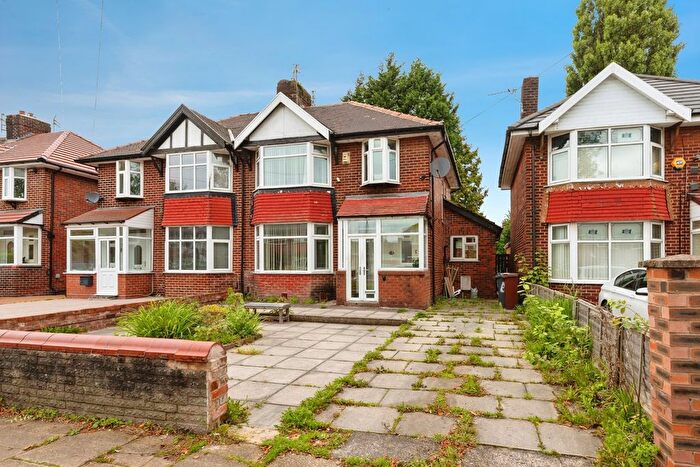 3 Bedroom Semi Detached House For Sale In Thatch Leach Lane, Whitefield, Manchester, Greater Manchester, M45