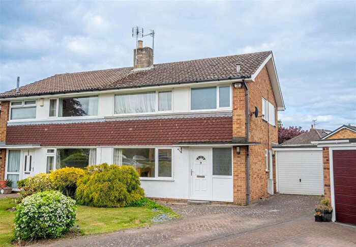 3 Bedroom Semi-Detached House To Rent In Copper Beech Close, Dunnington, York, YO19