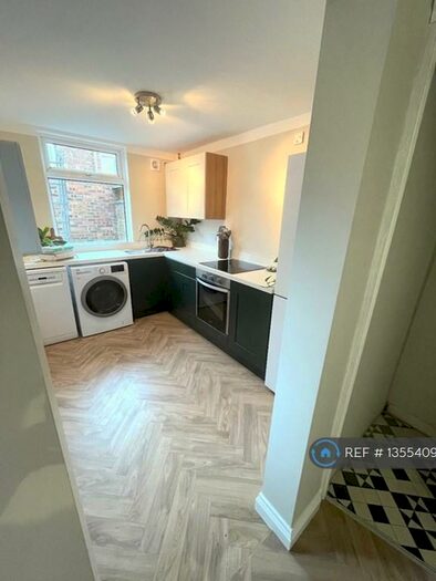 3 Bedroom Terraced House To Rent In Highfield Road, Salford, M6