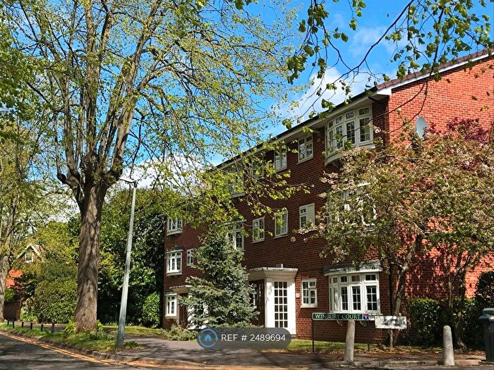 2 Bedroom Flat To Rent In West Road, Maidenhead, SL6