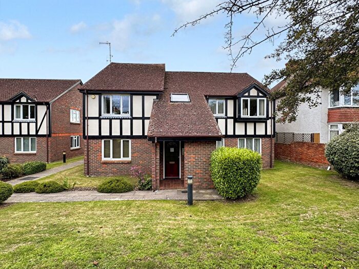 1 Bedroom Flat For Sale In Fairlawns, Shoreham-By-Sea, BN43