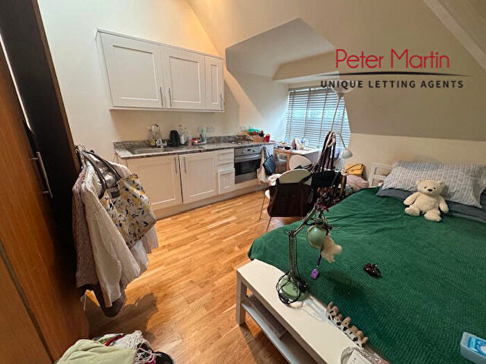 Studio To Rent In Rosslyn Hill, Belsize Park, NW3