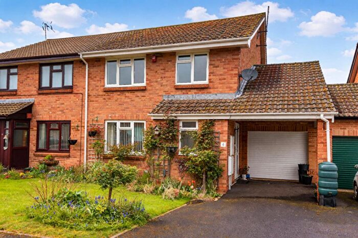 3 Bedroom Semi Detached House For Sale In Jubilee Close, Cam, Dursley, GL11