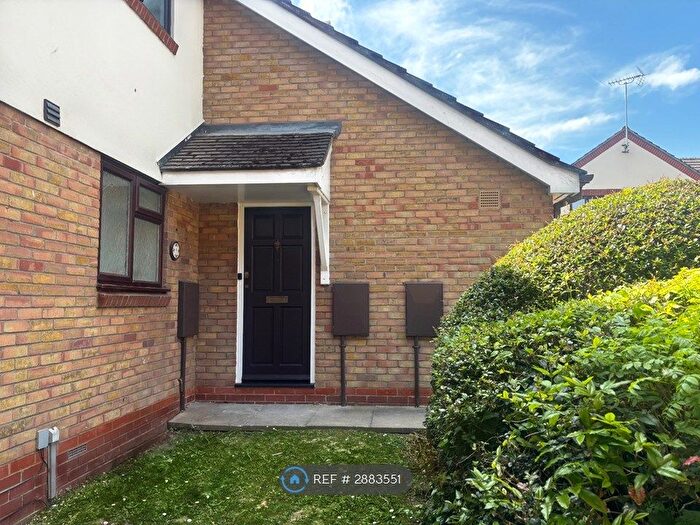 1 Bedroom Flat To Rent In Chester Place, Chelmsford, CM1