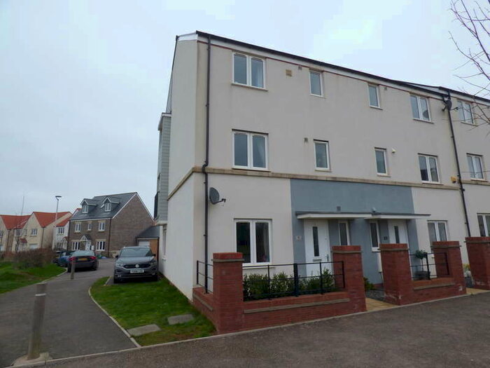 4 Bedroom Town House To Rent In Tillhouse Road, Cranbrook, EX5