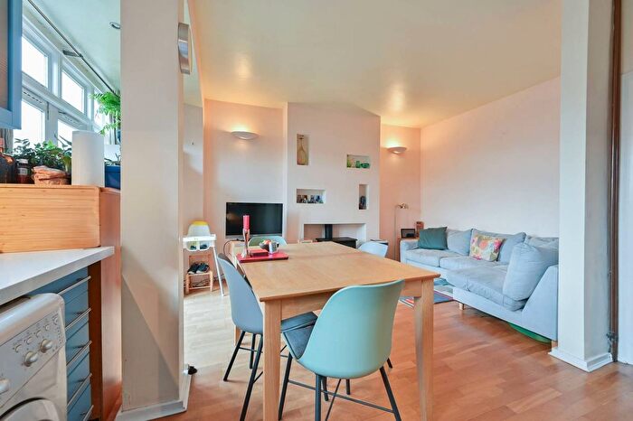 3 Bedroom Terraced House For Sale In Cornwall Road, Harrow, Middlesex, North Harrow, Harrow, HA1