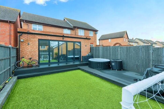 3 Bedroom Semi-Detached House For Sale In Thor Drive, Bedford, MK41