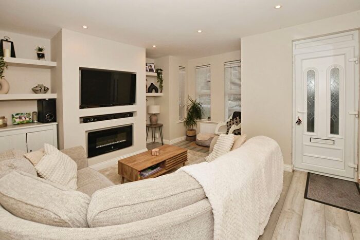 3 Bedroom Terraced House For Sale In Oaks Road, Folkestone, Kent, CT20