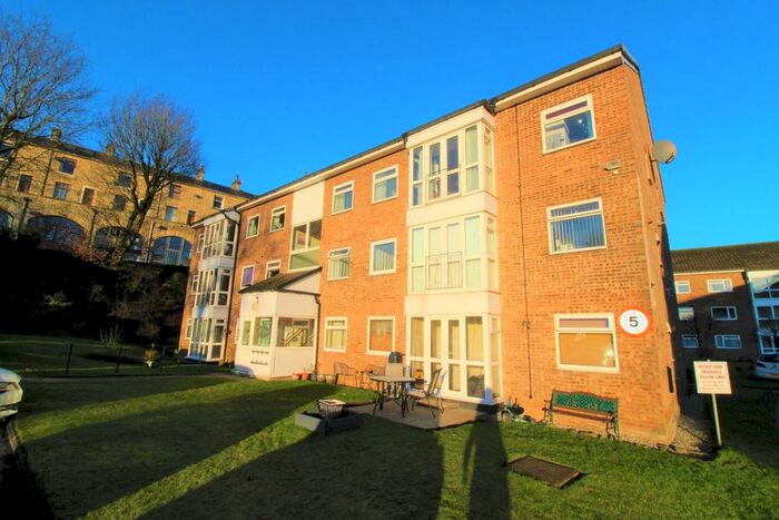 2 Bedroom Flat To Rent In Kay Brow, Ramsbottom, Bury BL0
