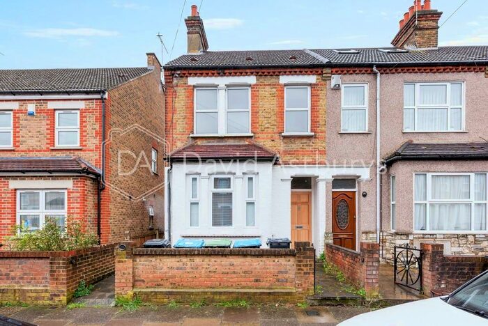 1 Bedroom Maisonette To Rent In Alberta Road, Bush Hill Park, London, EN1