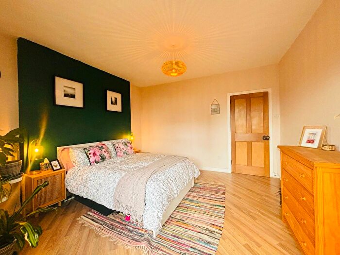 3 Bedroom Flat To Rent In Orchy Street, Cathcart, Glasgow, G44