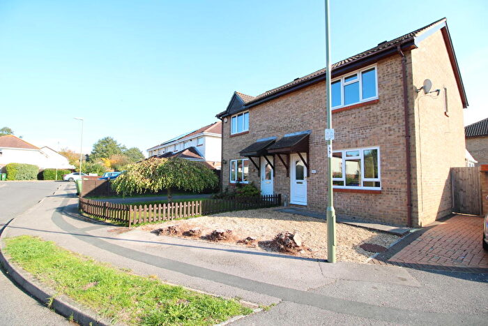 3 Bedroom End Of Terrace House To Rent In Celandine Avenue Gold Sub, Locks Heath, Southampton, Hampshire, SO31