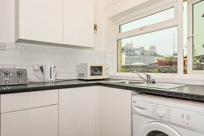 Studio To Rent In Lipson Road, Plymouth, PL4