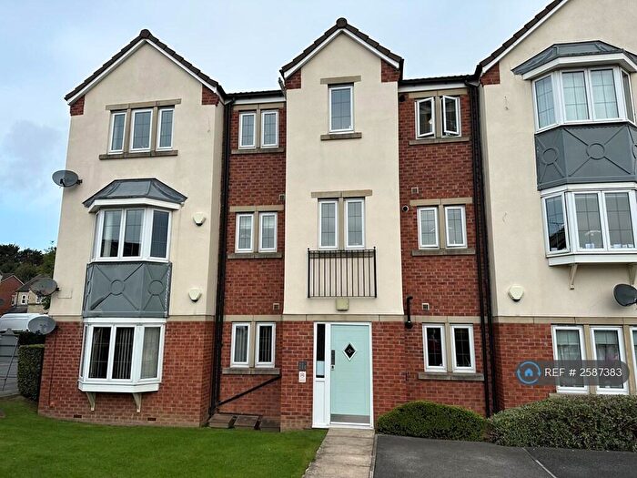 2 Bedroom Flat To Rent In Fielding Court, Morley, Leeds, LS27
