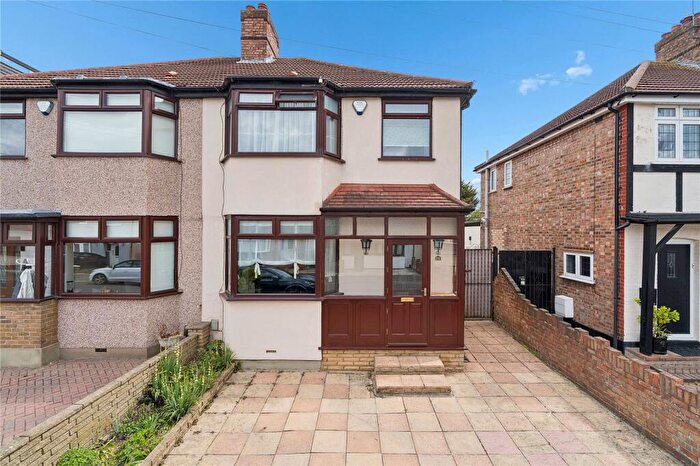 3 Bedroom Semi Detached House For Sale In Edison Avenue, Hornchurch, RM12