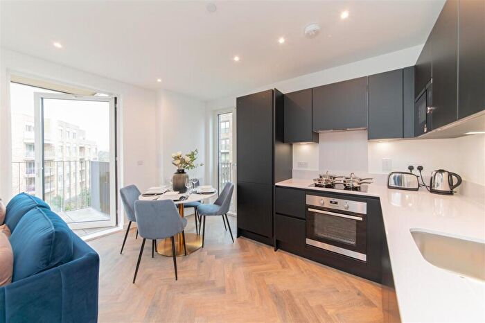 2 Bedroom Flat For Sale In The Ridgeway, Mill Hill, London, NW7