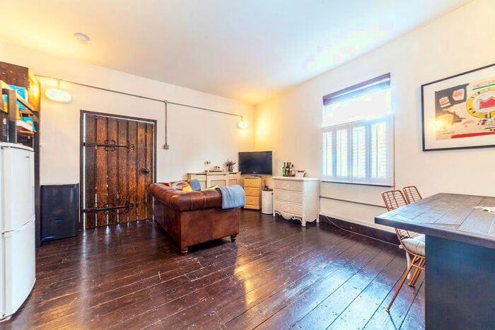 1 Bedroom Maisonette To Rent In Lower Addiscombe Road, Croydon, CR0