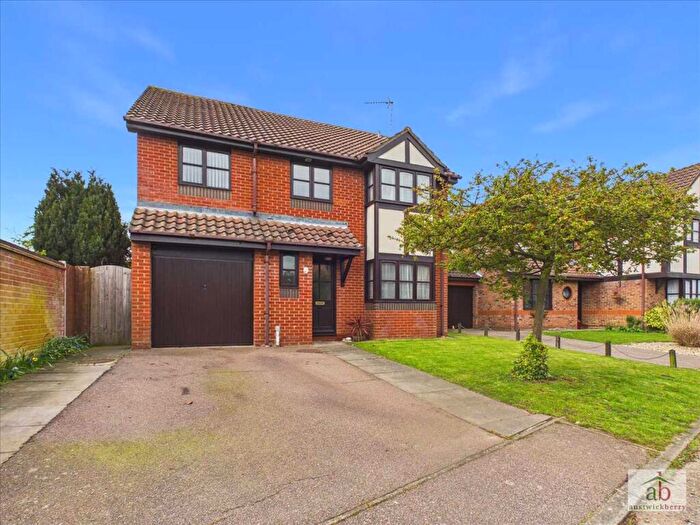 5 Bedroom Detached House For Sale In Cardew Drift, Grange Farm, Kesgrave, IP5