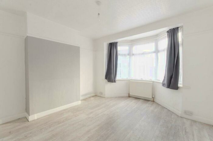 4 Bedroom Semi-Detached House To Rent In Derek Avenue, Wembley, HA9
