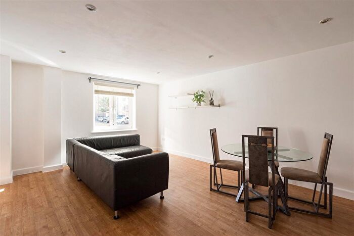 1 Bedroom Flat For Sale In Hereford Road, Bow, E3