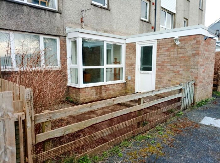 1 Bedroom Flat For Sale In Brynrheidol Estate, Llanbadarn Fawr, Aberystwyth, SY23