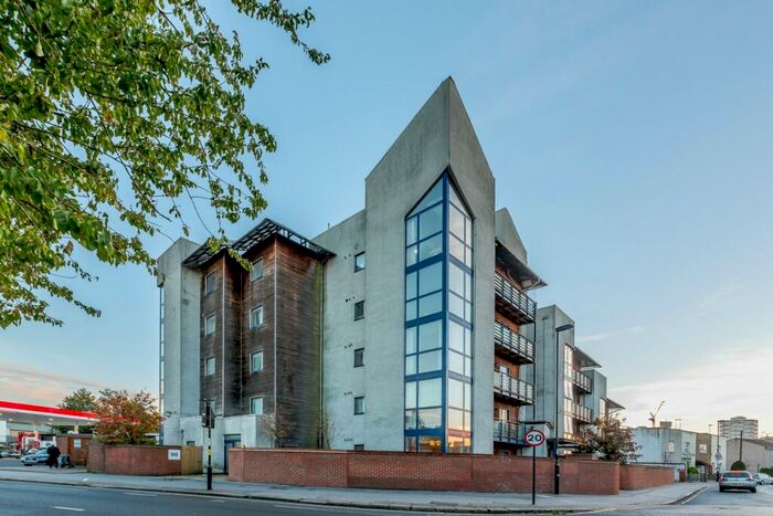 2 Bedroom Penthouse To Rent In Innova Court, Croydon, United Kingdom, CR0