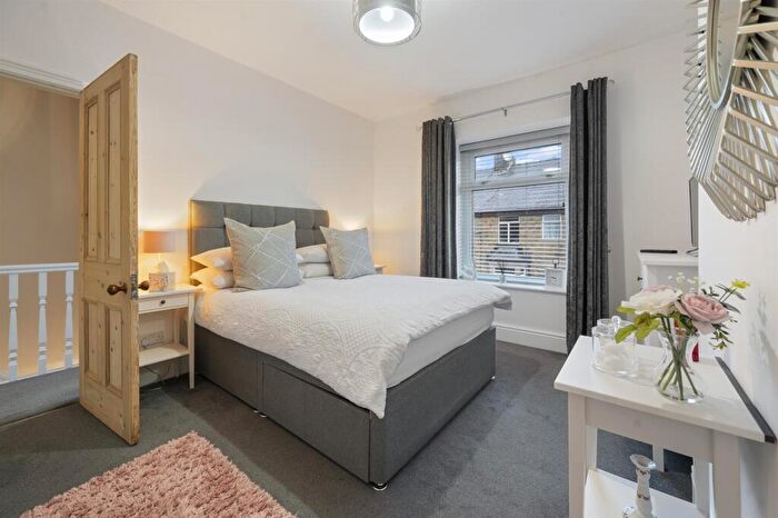 3 Bedroom End Of Terrace House For Sale In Manchester Road, Tideswell, Buxton, SK17