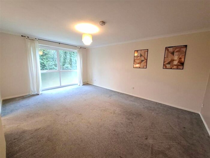 2 Bedroom Flat To Rent In Shenley Road, Hemel Hempstead, HP2