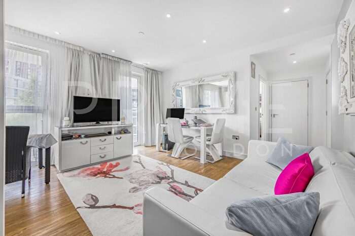 1 Bedroom Flat To Rent In Brent House, Wandsworth Road, Nine Elms Point, SW8