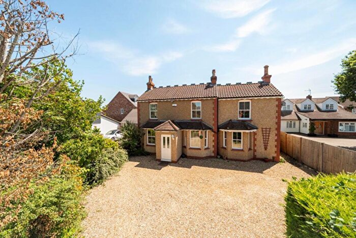 5 Bedroom Detached House For Sale In Luton Road, Wilstead, MK45