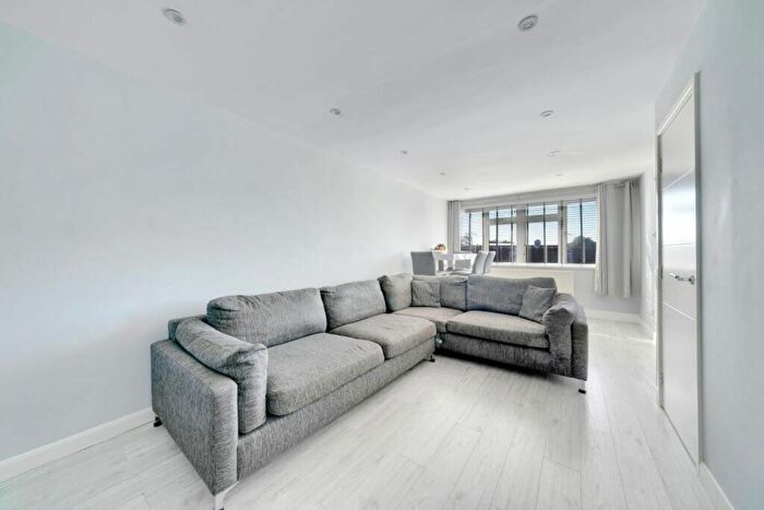 1 Bedroom Flat For Sale In Northumberland Park, London, N17