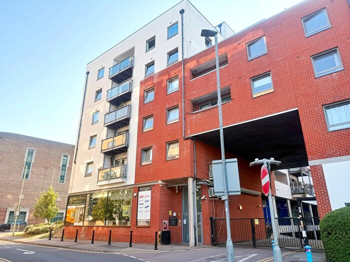 2 Bedroom Flat To Rent In Loates Lane, Watford, WD17