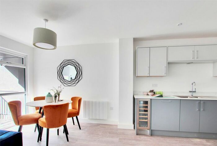 2 Bedroom Flat For Sale In The Hop Pocket, Maidstone Road, Paddock Wood, Kent, TN12