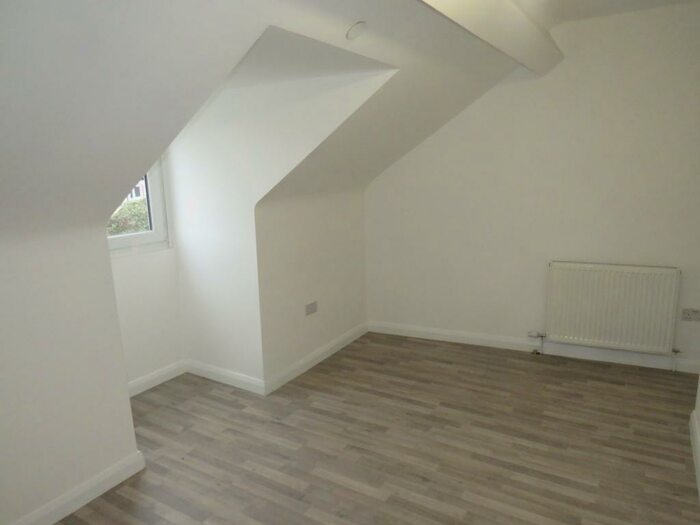 2 Bedroom Apartment To Rent In Llantrisant Road, Graig, Pontypridd, CF37