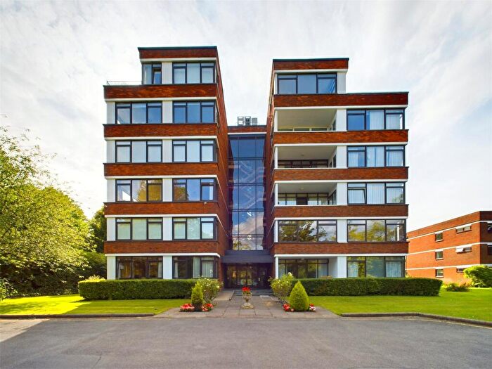 2 Bedroom Apartment For Sale In Woodhurst South, Ray Mead Road, Maidenhead, Berkshire, SL6