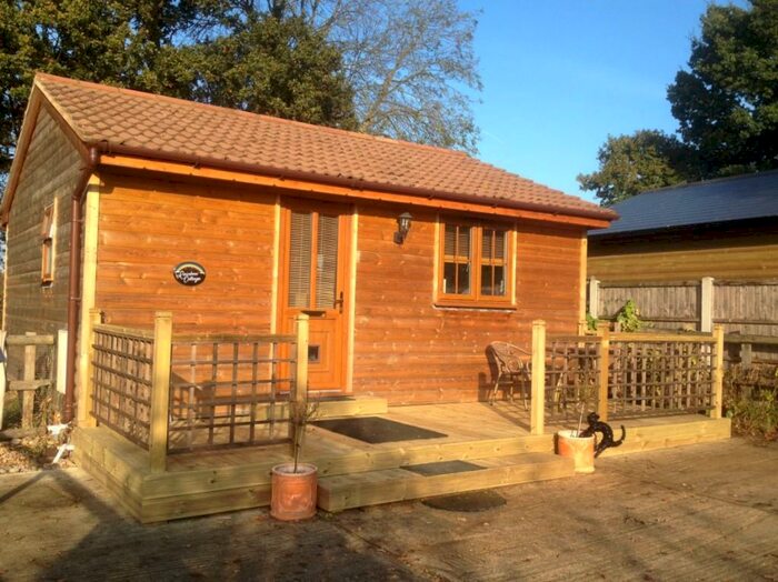 1 Bedroom Cottage To Rent In Napier Road, Rayleigh, Essex, SS6