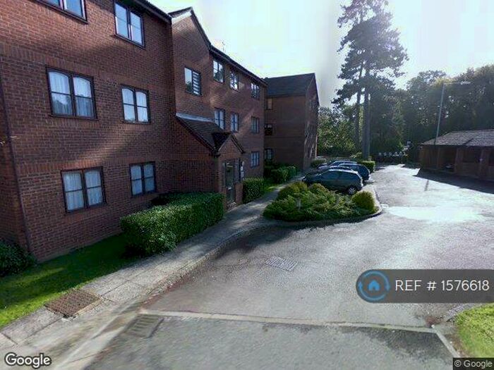 2 Bedroom Flat To Rent In Old Mill Gardens, Berkhamsted, HP4