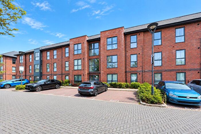 2 Bedroom Flat For Sale In Percival House, Kellett Street, Uxbridge, UB10