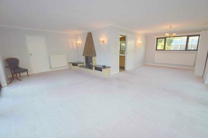 2 Bedroom Flat To Rent In Gloucester Road, New Barnet, EN5