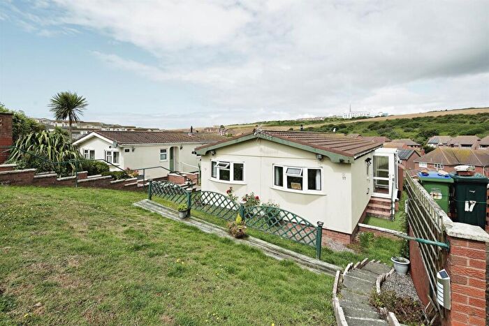2 Bedroom Detached Bungalow For Sale In Court Farm Road, Newhaven, BN9