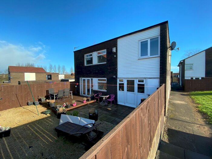 3 Bedroom Semi-Detached House To Rent In Balliol Close, Peterlee SR8