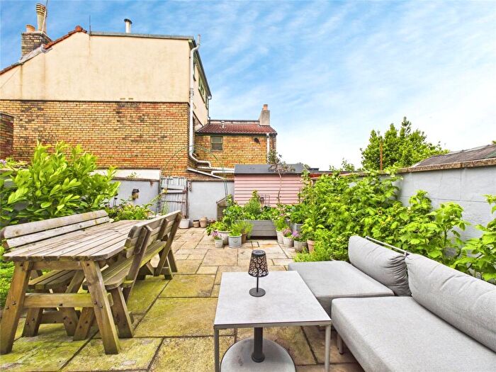 1 Bedroom Apartment For Sale In Vicarage Road, Bristol, BS3