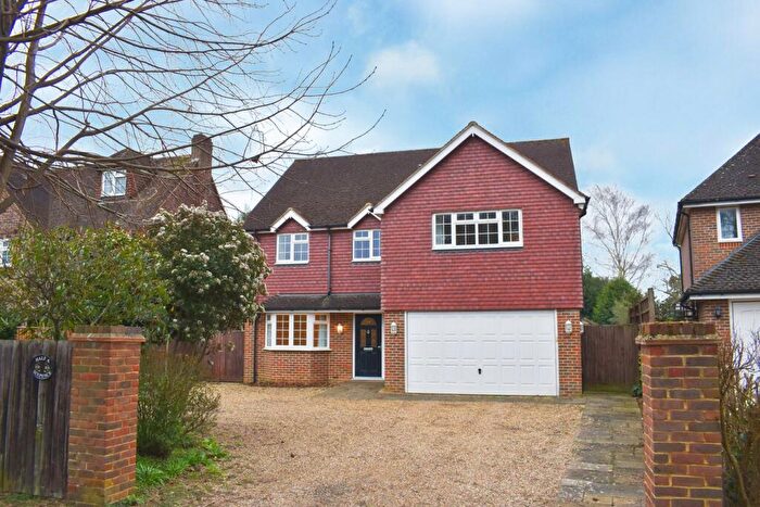 6 Bedroom Detached House To Rent In Midway, Walton-on-Thames, KT12