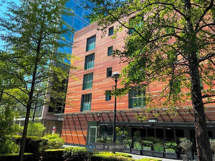 Studio To Rent In Bishop's Square Spitalfields, London, E1